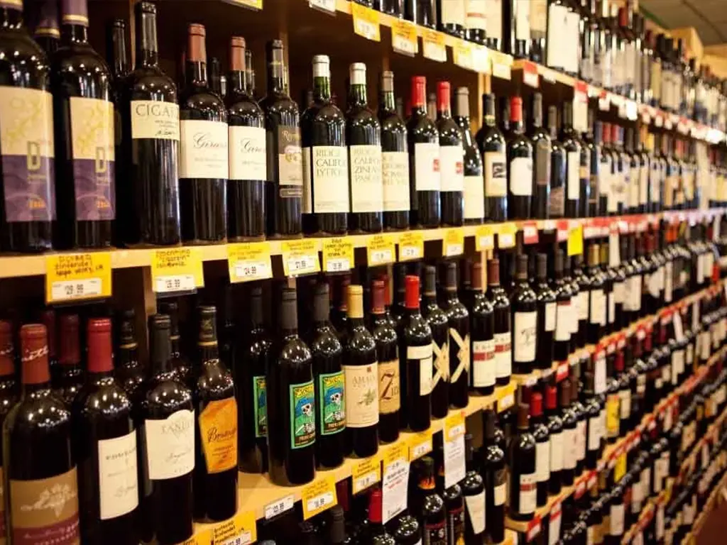 WHAT ARE SOME OF THE BIGGEST LIQUOR STORES IN GURGAON? 